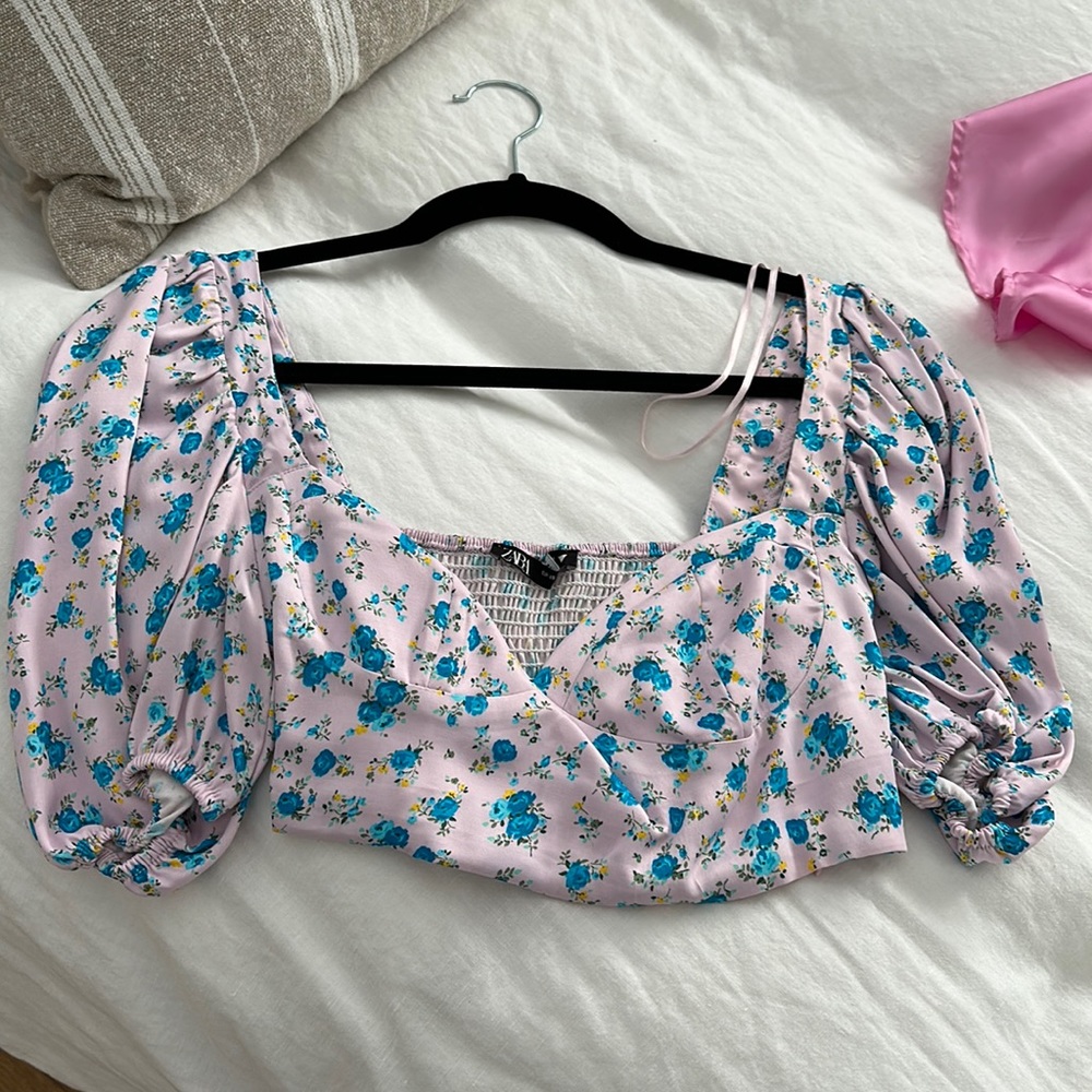 New without tags size xs silk crop top zara